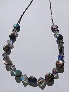 Colar de Pérola Moeda Colorida com Cristais Swarovski