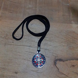Cordão com medalha de São Bento resinada niquel (5459)