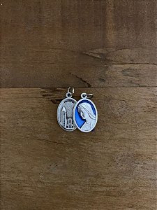 Medalha  - Oval Rainha da Paz resina azul 2,5cm