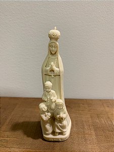 Imagem  - Nossa Senhora de Fátima 15cm Marfim com Pastores