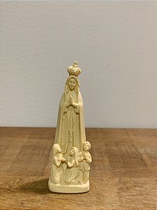 Imagem Importada - Nossa Senhora de Fátima 9,5cm Marfim com Pastores