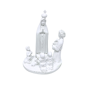 Imagem resina Nossa Senhora de Fátima com pastores e Anjo de Portugal 12cm branca