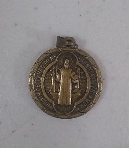 Medalha de São Bento 30mm Ouro Velho (6944)