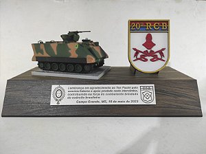 20º  RCB - Miniatura m113 com logo Militar