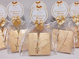 Lembrancinha Personalizada: Sabonete Pomba da Paz com Mini Terço