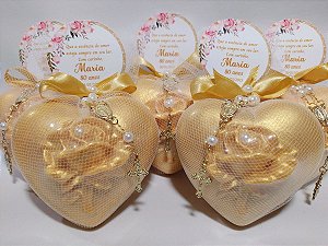 Lembrancinha de Aniversário: Sabonete Coração Luxo com Mini Terço