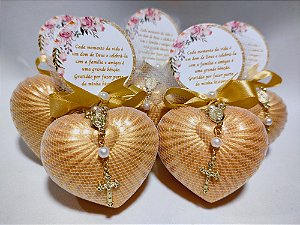 Lembrancinha de Aniversário 80 Anos: Sabonete Coração Luz com Mini Terço