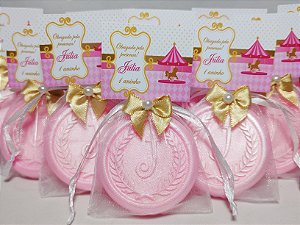 Lembrancinha de Aniversário Infantil: Sabonete Letra Inicial do Nome