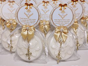 Lembrancinha Personalizada: Sabonete Divino Espírito Santo com Terço