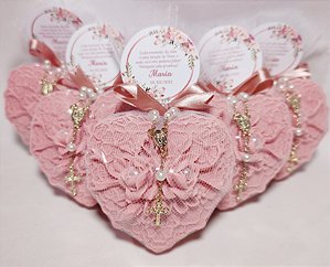 Lembrancinha Personalizada: Sabonete Coração Renda Flores com Terço