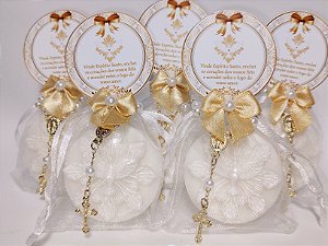 Lembrancinha 90 Anos: Sabonete Divino Espírito Santo com Mini Terço