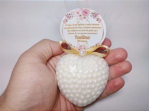 Lembrancinha de Aniversário 90 Anos: Sabonete Coração Pérolas