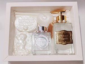Kit Presente Padrinhos Tema Batizado: Sabonete Líquido Luxo: Aromatizador e Sabonetes