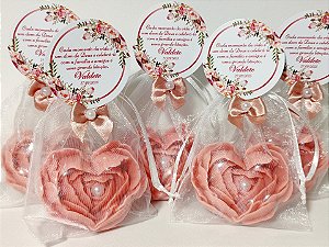 Lembrancinha de Aniversário 80 Anos: Sabonete Coração Flor