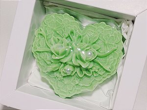 Lembrancinha Bodas de Esmeralda: Sabonete Coração Renda Flores na Caixinha