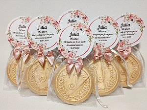 Lembrancinha 90 Anos: Sabonete Letra Inicial do Nome