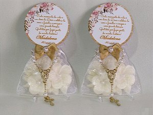 Lembrancinha de Aniversário 80 Anos: Sabonete Flor de Jasmim com Terço