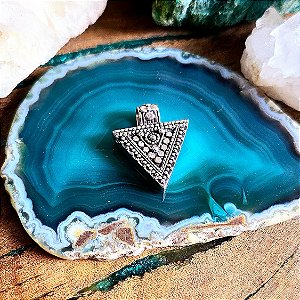 Pingente Triângulo Invertido Boho em Prata 925