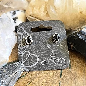 Brinco Pequeno Oval em Prata 925 e Ônix