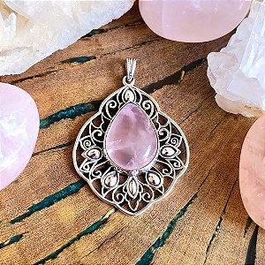 Pingente Balinês em Prata 925 e Quartzo Rosa