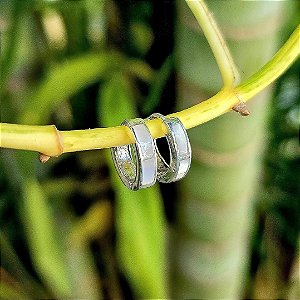 Brinco Argola Fecho Click em Prata 925 e Madrepérola