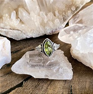 Anel Folhas em Prata 925 e Peridoto