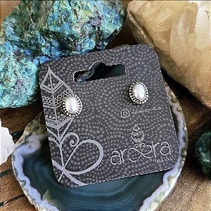 Brinco Pequeno Boho Oval em Prata 925 e Pérola Barroca