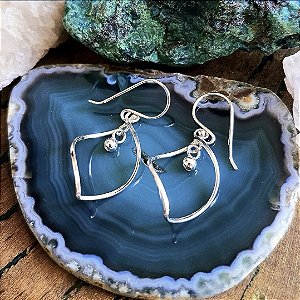 Brinco Médio Vazado em Prata 925