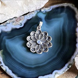 Pingente Flor em Prata 925 e Pedra da Lua