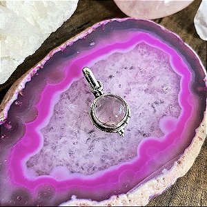 Pingente Redondo Boho em Prata 925 e Quartzo Rosa