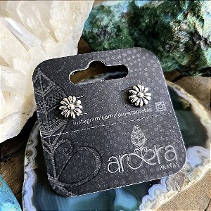 Brinco Pequeno Flor em Prata 925