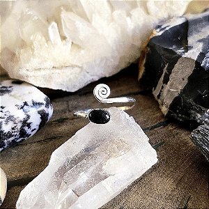 Anel Espiral Aberto em Prata 925 e Ônix