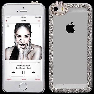 Case pra iPhone 5s plástico rígido transparente com pedrinhas