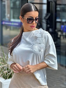 BLUSA FLOR SPAN BORDA BARROCA