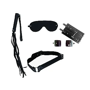 Kit Submissa com Chicote, Algema, Mordaça e Venda em Couro