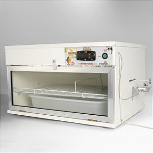 Chocadeira Pantanal Bivolt 120 Ovos de galinha, viragem automatica, 100% digital, ventilação forçada