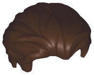 Cabelo penteado para trás com costeletas curtas marrom escuro