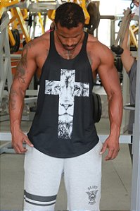 Armadura lion crucifix