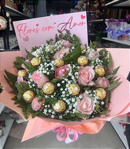 Buque 12 Rosas Cor de Rosa e Ferrero Rocher Luxo