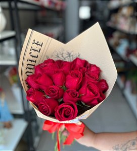Buquê Paixão Intensa – 20 Rosas Vermelhas