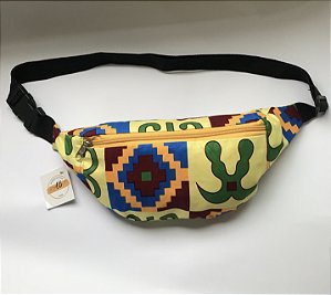 Pochete em tecido leve e com tecido impermeável