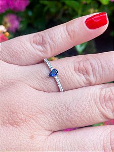 Anel Solitário Gota de Cristal Azul Safira Banhado a Ouro 18k