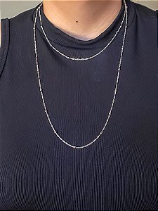 Colar Longo Duplo com Bolinhas