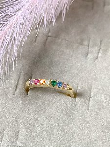 Anel Aparador com Detalhe Lateral com Zircônias Coloridas Banhado a Ouro