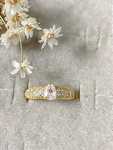 Anel Gota Cravejado em Zircônias Banhado em Ouro