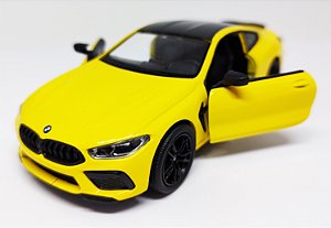 BMW M8 Coupé Amarelo - Escala 1/38 - 12 CM