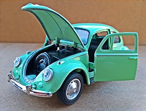 Volkswagen Fusca Verde - Escala 1/32 - 12 CM