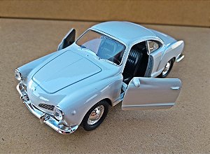 Volkswagen Karmann Ghia 1962 Branco - Escala 1/43 - 11 CM