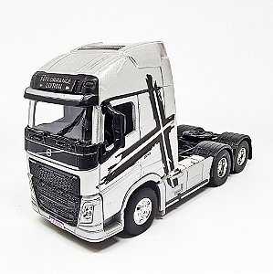 Volvo FH500  Prata - Escala 1/64