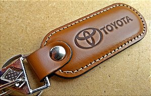 Chaveiro em Couro Marrom Toyota